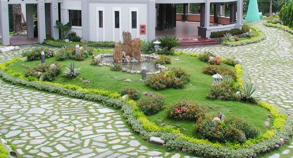 Chọn Mỹ Thuật Việt 24h để yên tâm tìm được dịch vụ thiết kế sân vườn uy tín